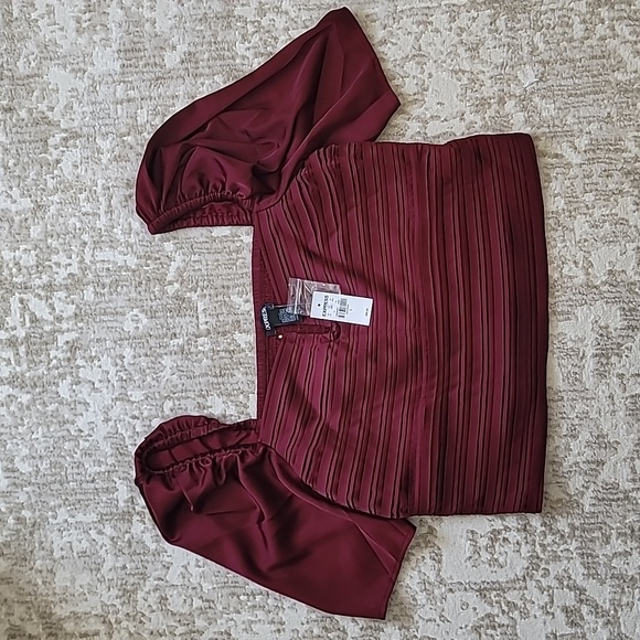 Expres Satin Ruched V-Bar Cropped Top - Picture 7 of 8